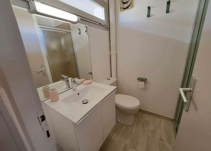 Rénové 2024, Face à La Mer, Parking Privé, Terrasse, Idéal Famille! - Fr-1-326-620 * Le Castellas